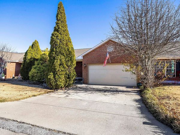 912 Muirfield Drive, Maryville, TN 37801