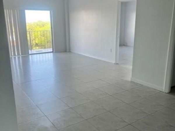 4164 Inverrary Drive, Unit 803, Lauderhill, FL 33319