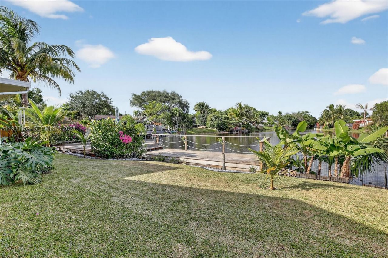 3373 NW 64th St, Fort Lauderdale, FL 33309 Photo