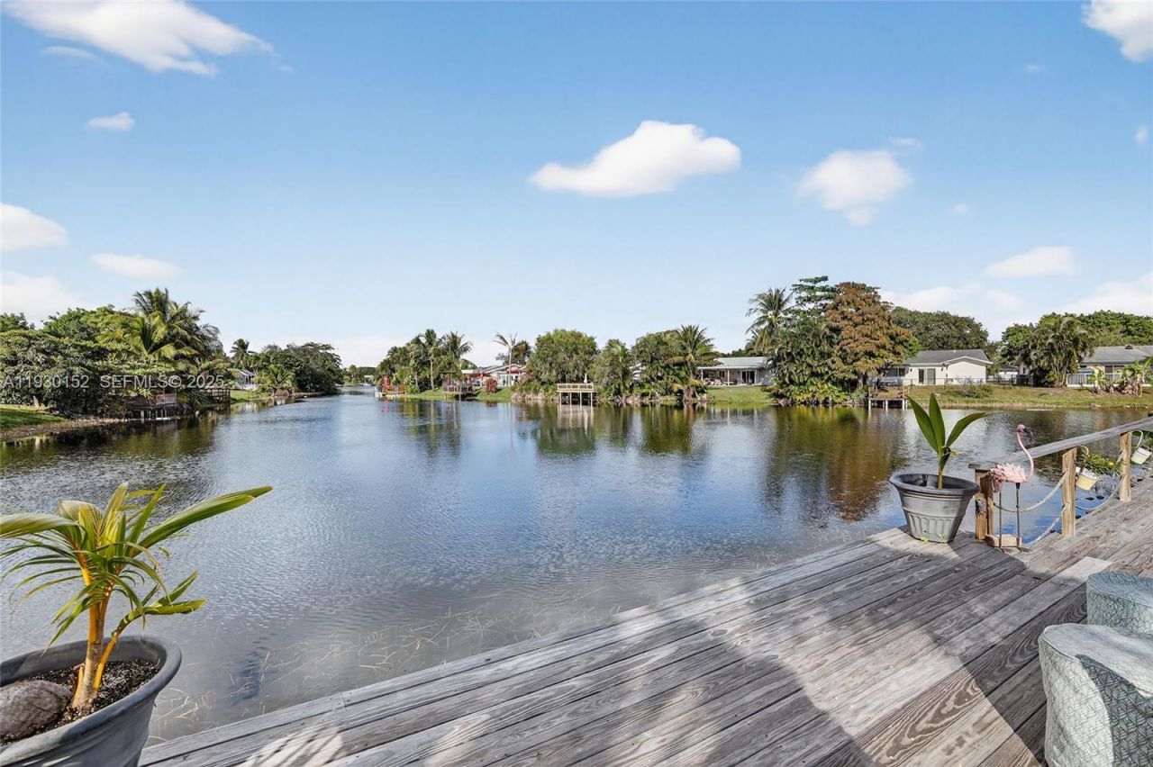 3373 NW 64th St, Fort Lauderdale, FL 33309 Photo