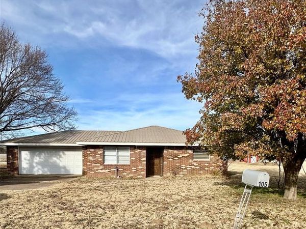 105 NW Boundry Road, Erick, OK 73645