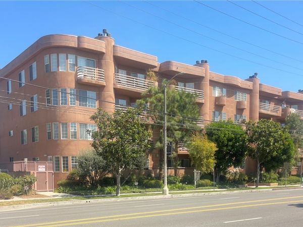 4310 Cahuenga Boulevard, Unit 103, Toluca Lake, CA 91602