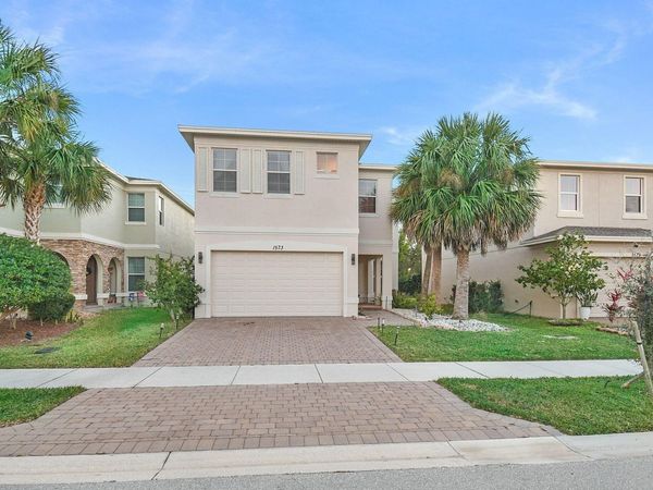 1573 NW Cataluna Circle, Port St. Lucie, FL 34986
