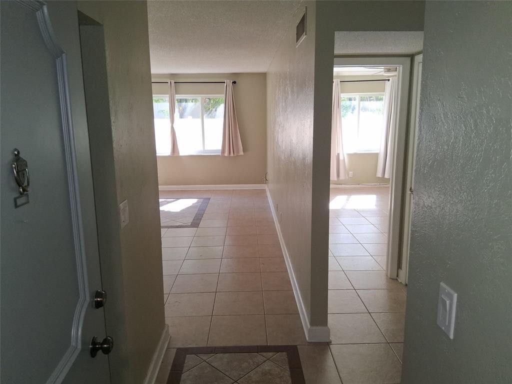 5720 NE 22nd Way, Unit 406, Fort Lauderdale, FL 33308 Photo