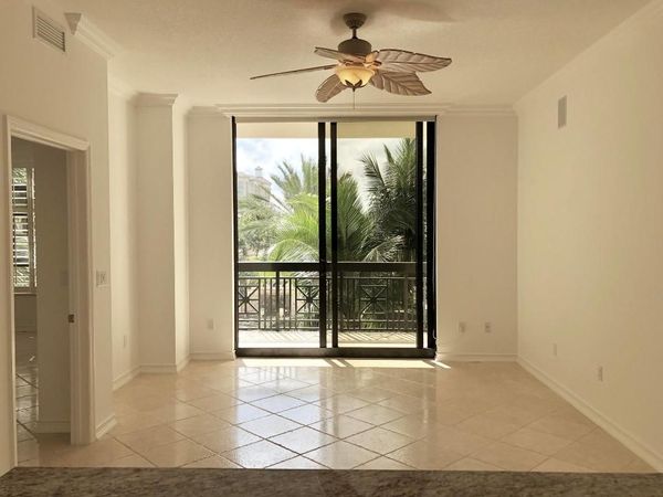 801 S Olive Avenue, Unit 921, West Palm Beach, FL 33401