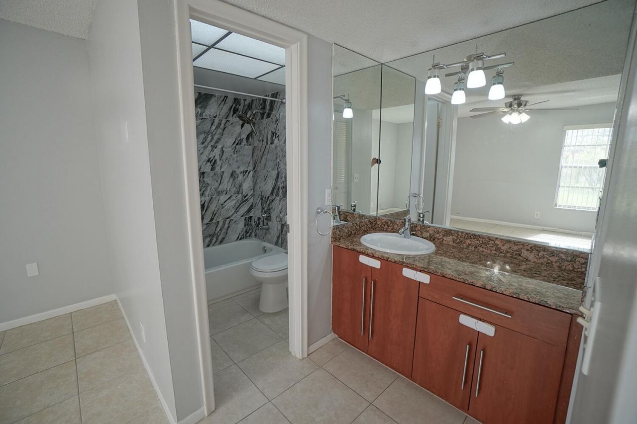 2828 Casita Way, Unit 214 C, Delray Beach, FL 33445 Photo