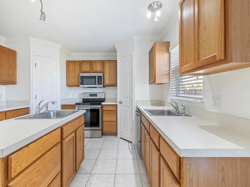 981 SW Mcelroy Avenue, Port Saint Lucie, FL 34984 Photo