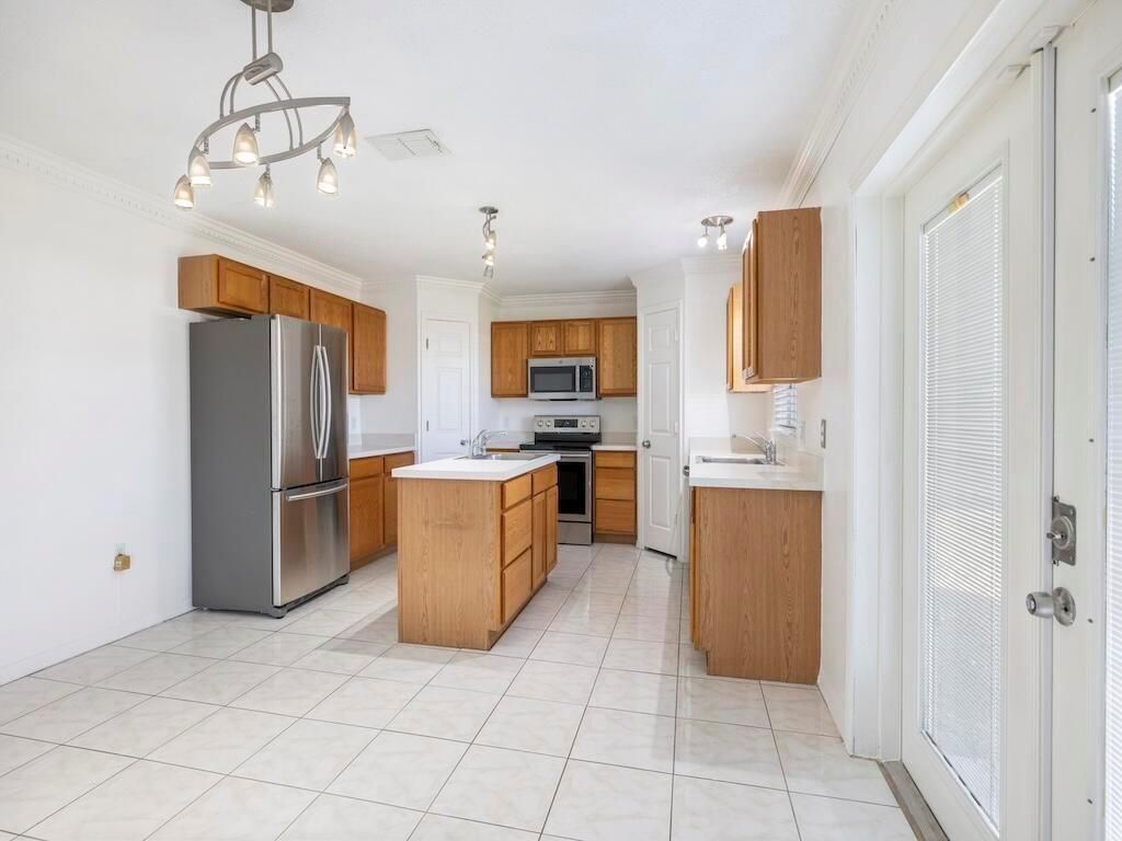 981 SW Mcelroy Avenue, Port Saint Lucie, FL 34984 Photo