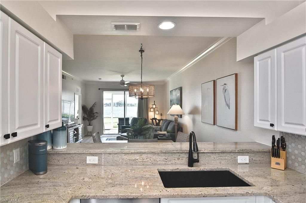 10381 Butterfly Palm Dr, Unit 915, Fort Myers, FL 33966 Photo