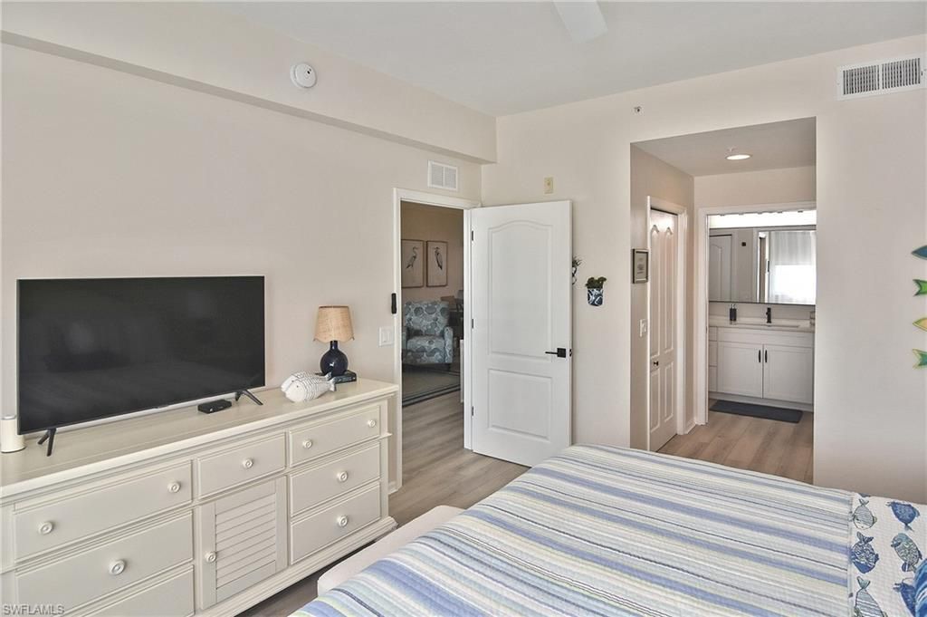 10381 Butterfly Palm Dr, Unit 915, Fort Myers, FL 33966 Photo