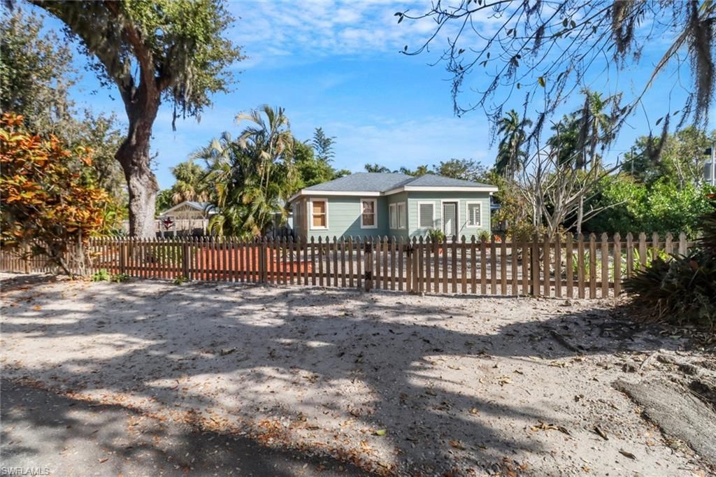 847 James St, Fort Myers, FL 33916 Photo