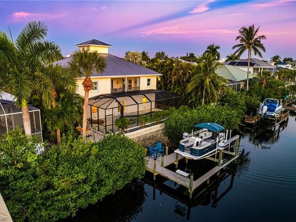 27111 Flamingo DR, BONITA SPRINGS, FL 34135