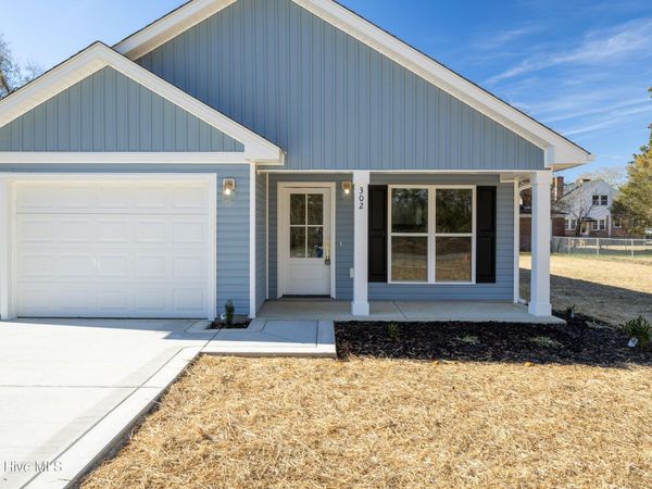 302 S West Street, Roseboro, NC 28382
