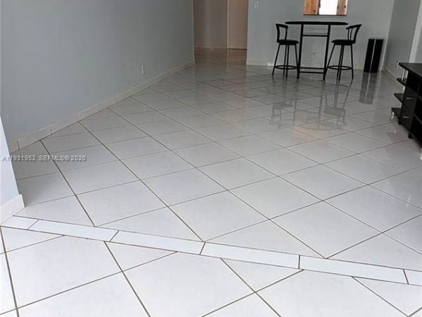 301 NE 14th Ave, Unit 404, Hallandale Beach, FL 33009