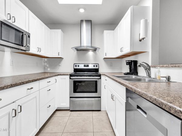 320 W LAGUNA Drive, Tempe, AZ 85282