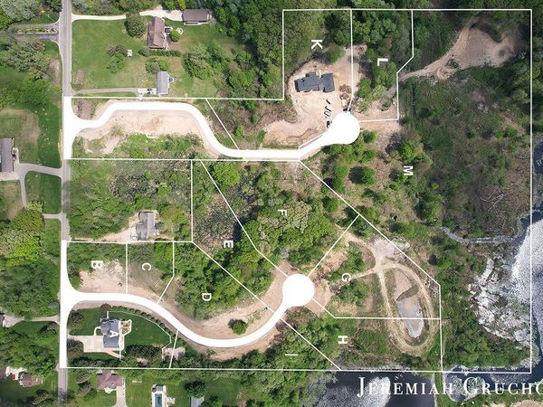 757 W Sedona Hills Court NE, Grand Rapids, MI 49525