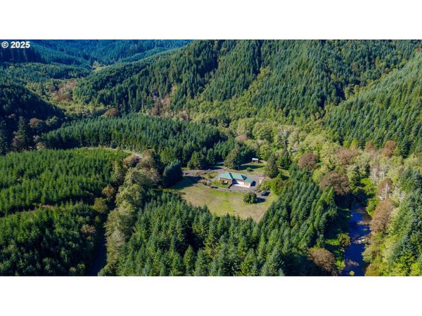 9602 HARLAN RD, Eddyville, OR 97343