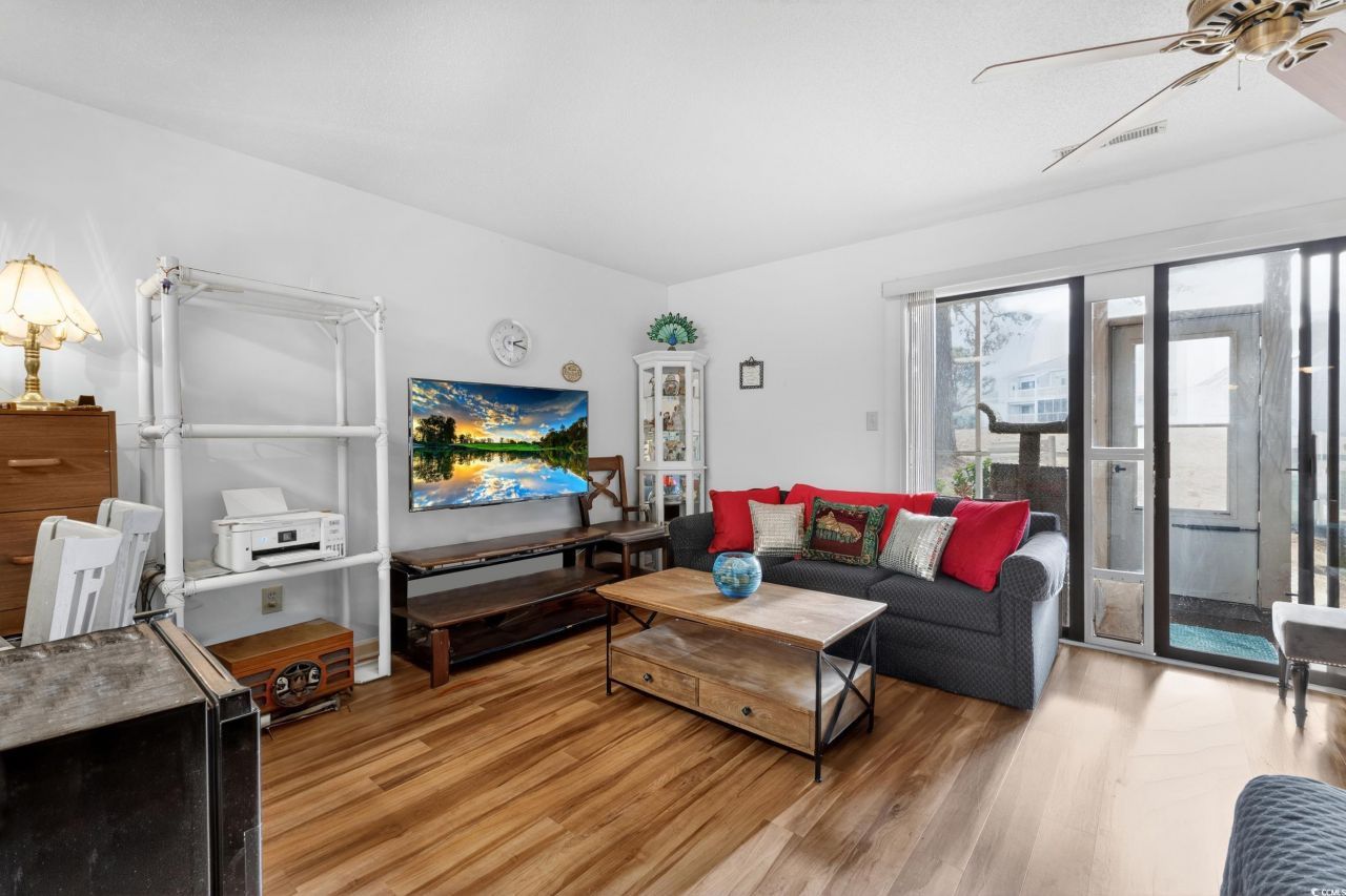 1095 Plantation Dr. Photo 4