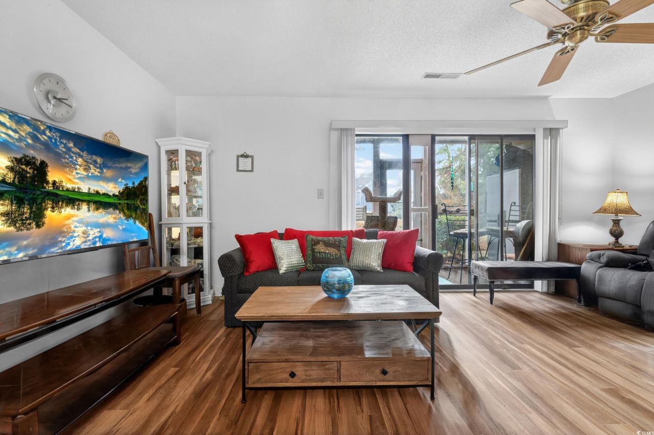 1095 Plantation Dr. Photo 5