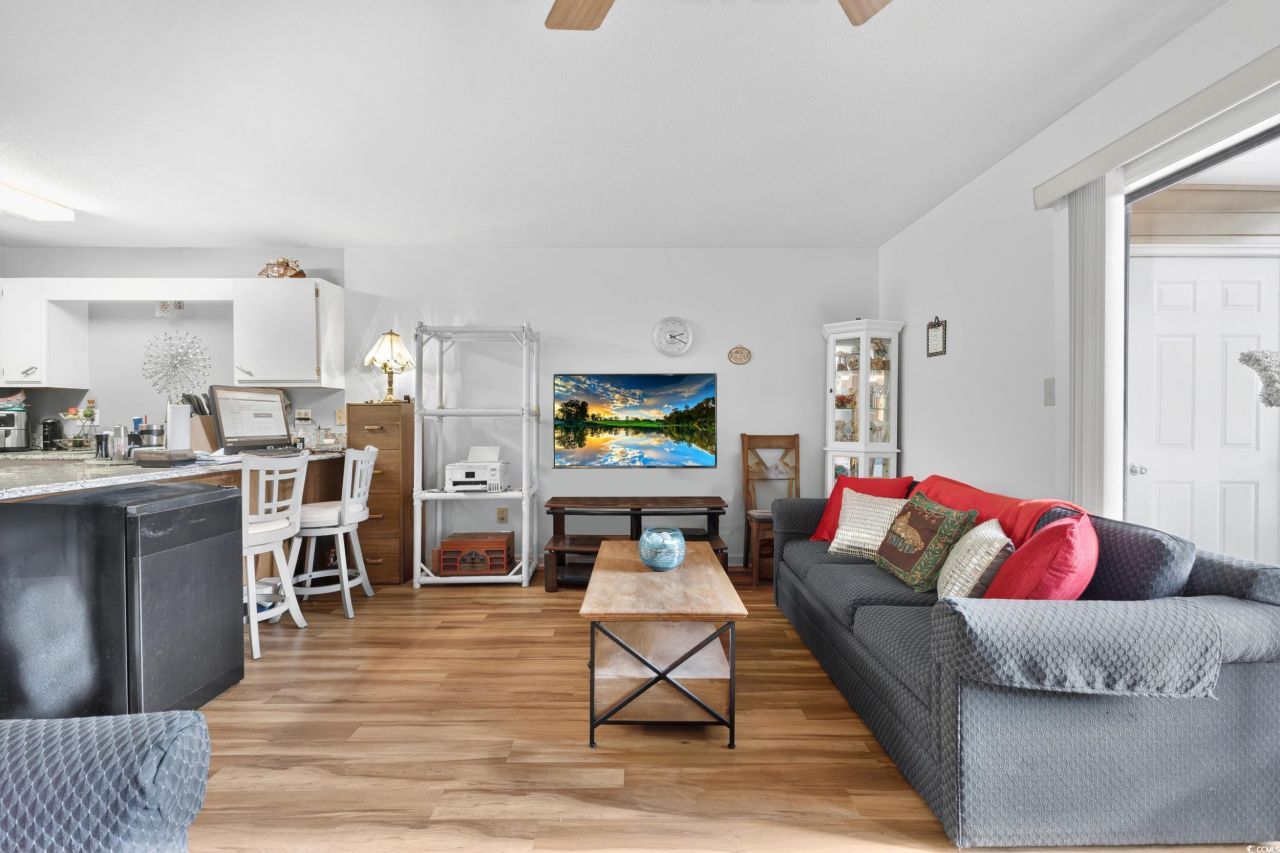 1095 Plantation Dr. Photo 6