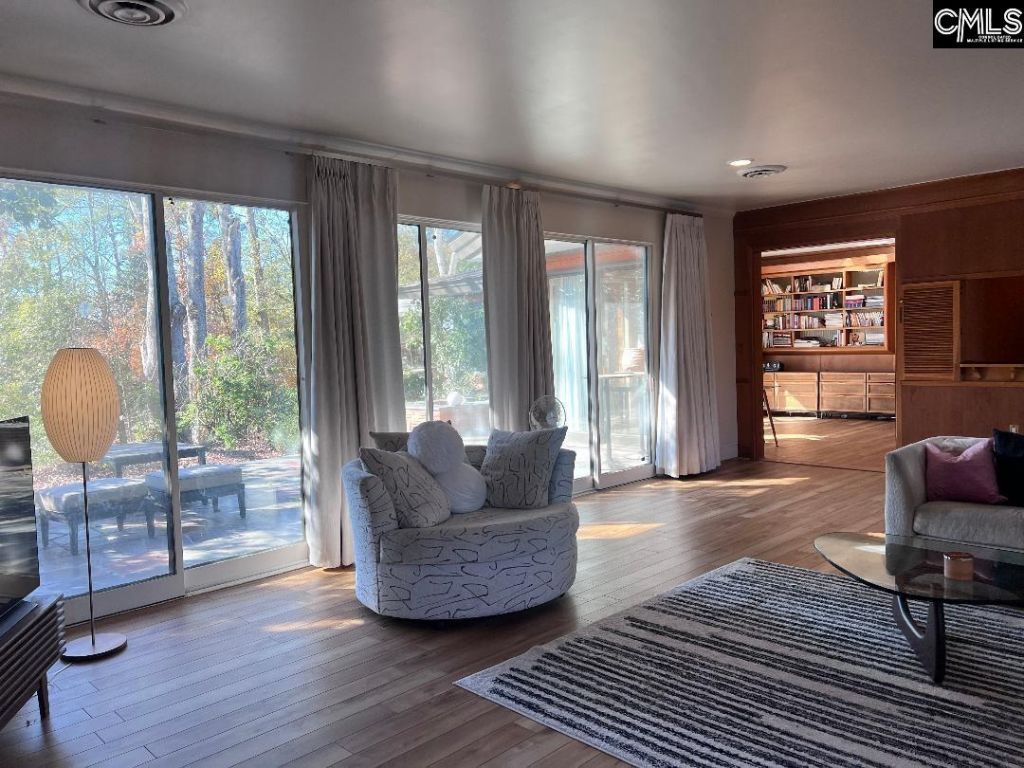 4 Woodhill Circle Photo 10