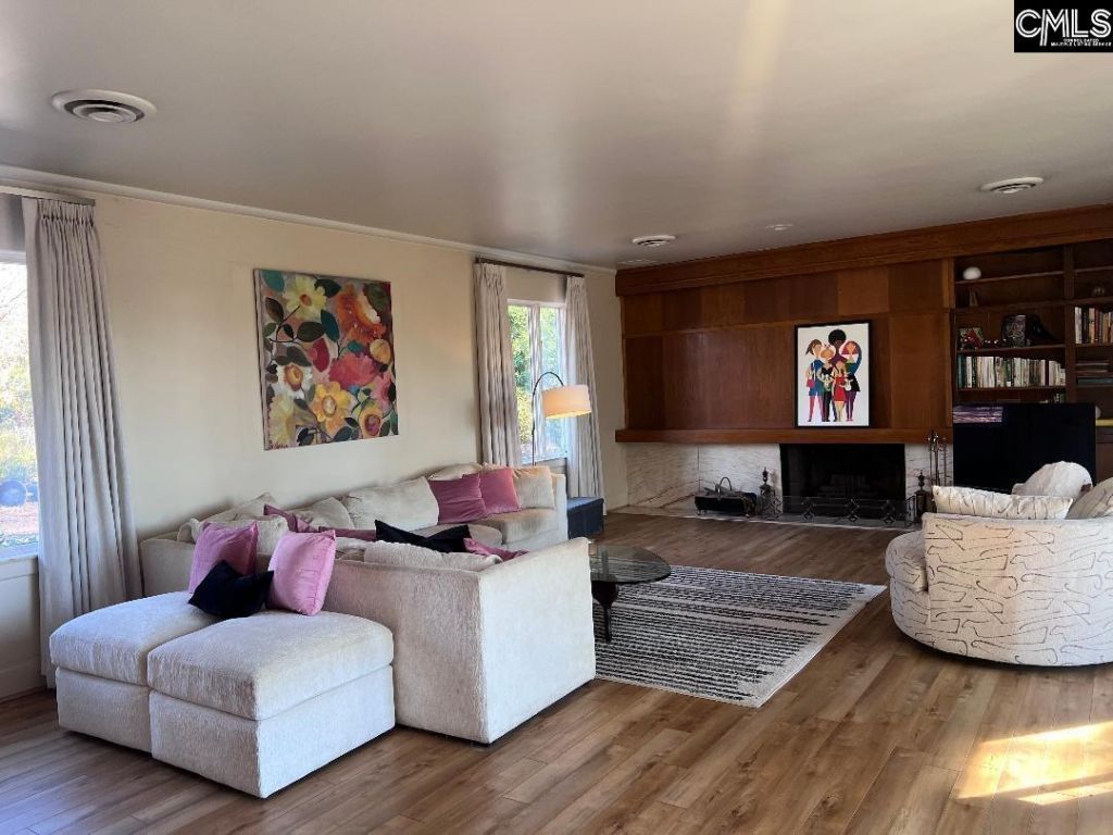 4 Woodhill Circle Photo 9