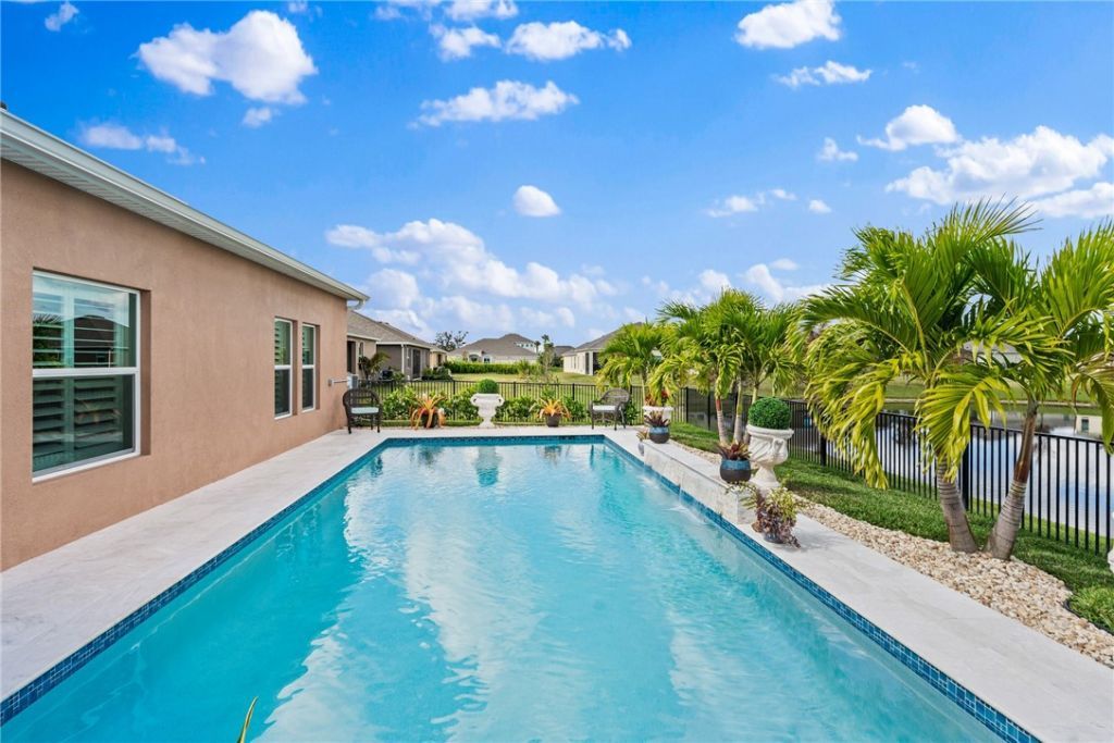 6 52nd Square, Vero Beach, FL 32968 Photo