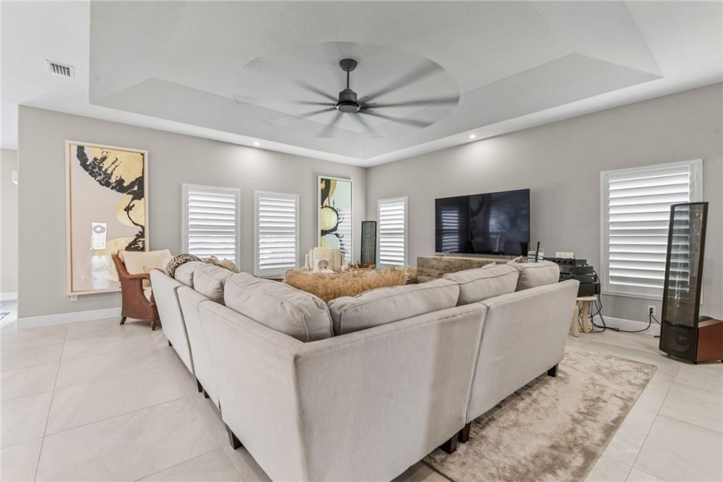 6 52nd Square, Vero Beach, FL 32968 Photo