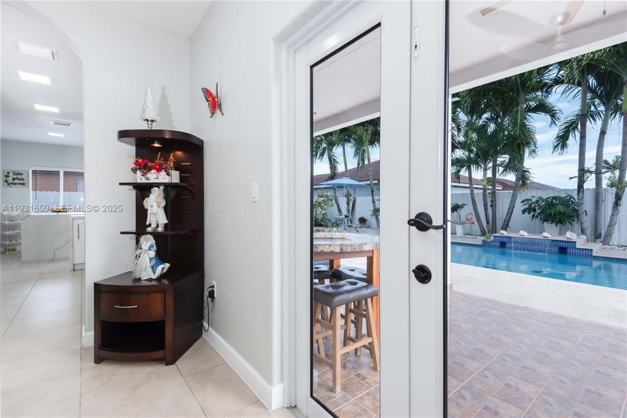 18361 SW 154th Ave, Miami, FL 33187 Photo