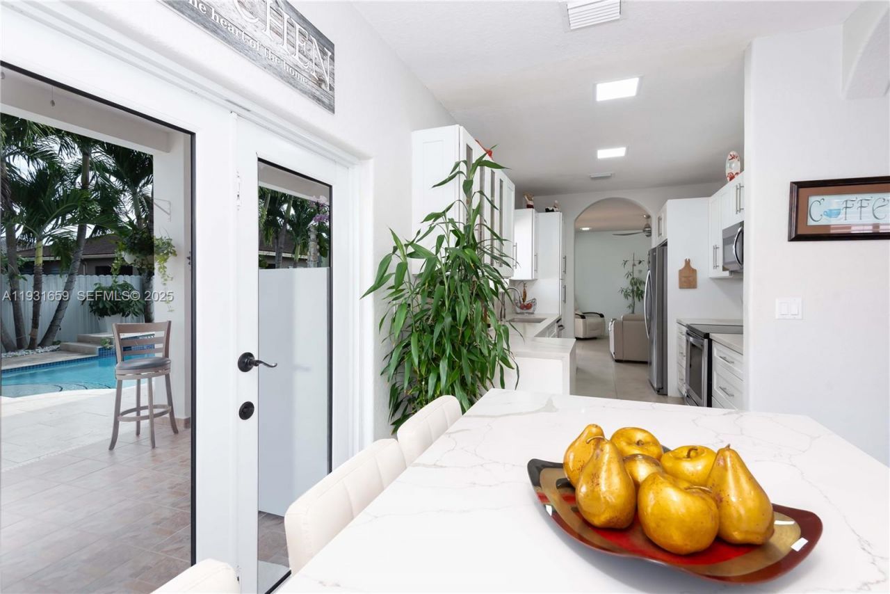 18361 SW 154th Ave, Miami, FL 33187 Photo