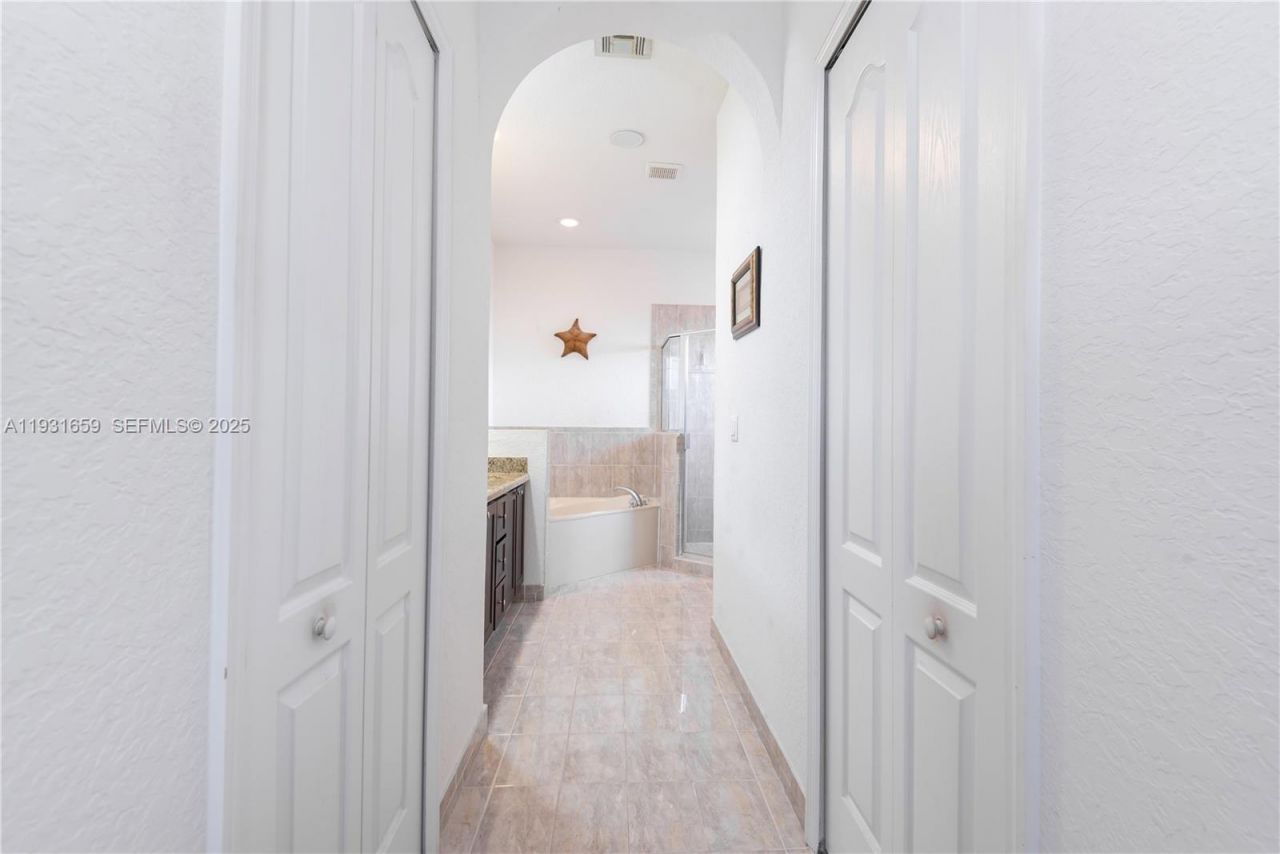 18361 SW 154th Ave, Miami, FL 33187 Photo