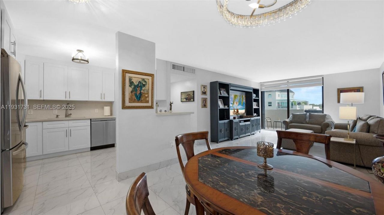 600 Biltmore Way, Unit 510, Coral Gables, FL 33134 Photo