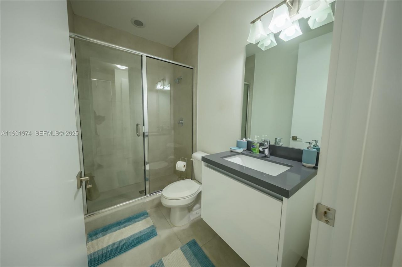 10126 NW 76th Ter, Doral, FL 33178 Photo