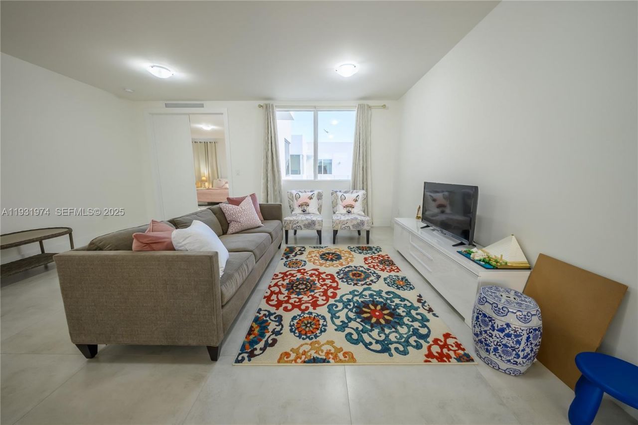 10126 NW 76th Ter, Doral, FL 33178 Photo