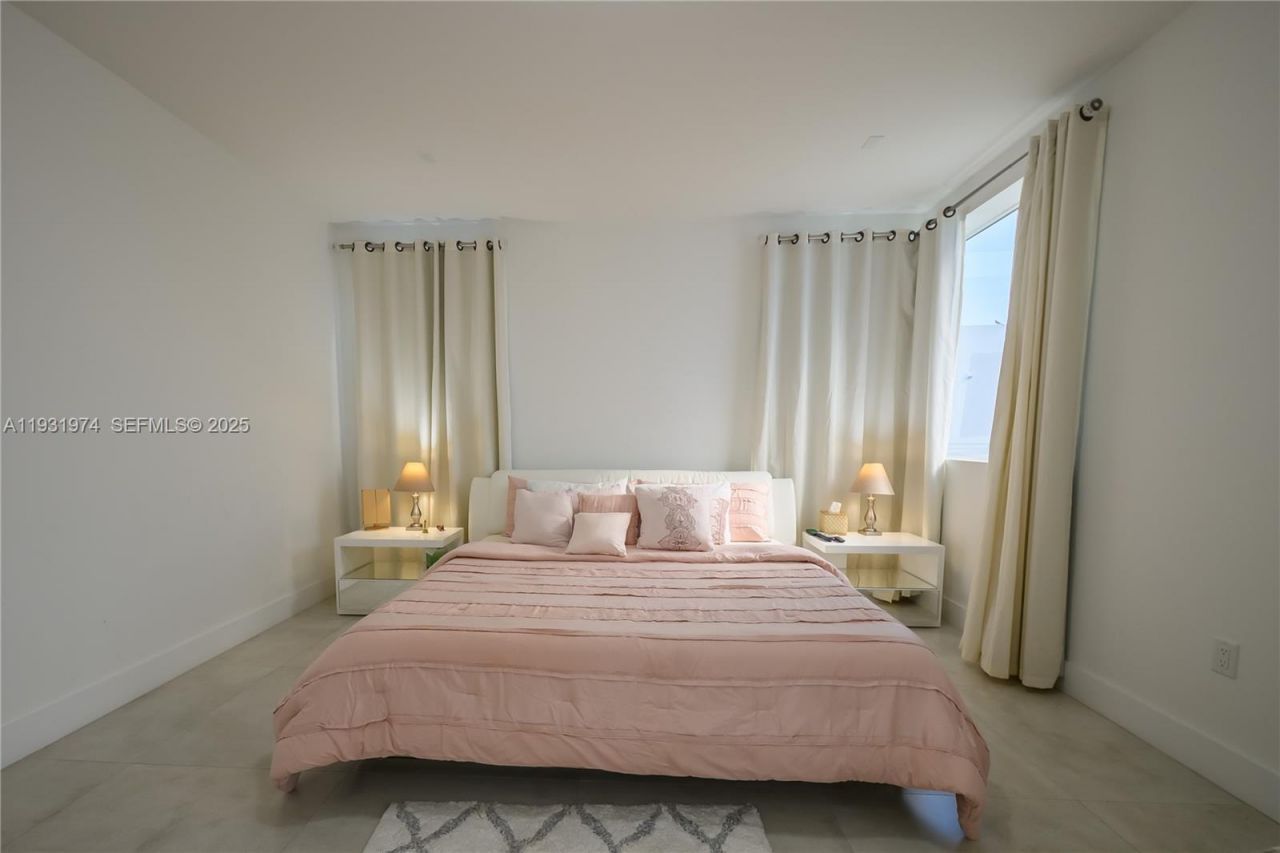 10126 NW 76th Ter, Doral, FL 33178 Photo