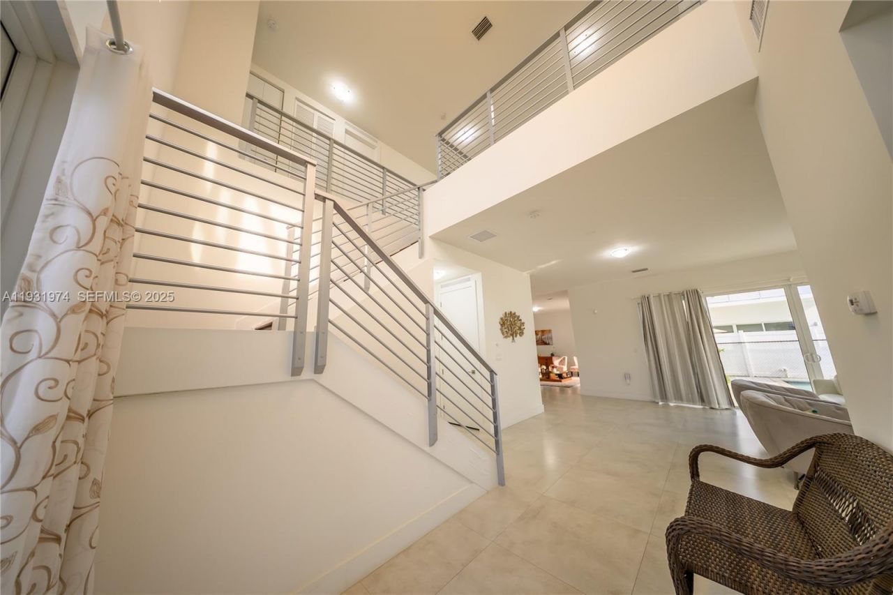 10126 NW 76th Ter, Doral, FL 33178 Photo