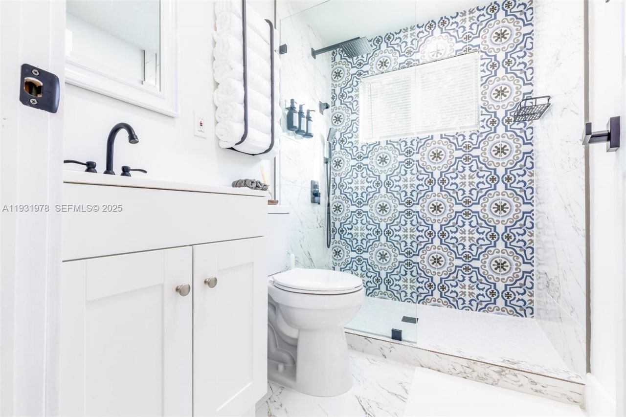 2242 NW 64th St, Miami, FL 33147 Photo