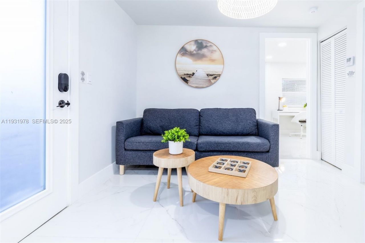 2242 NW 64th St, Miami, FL 33147 Photo