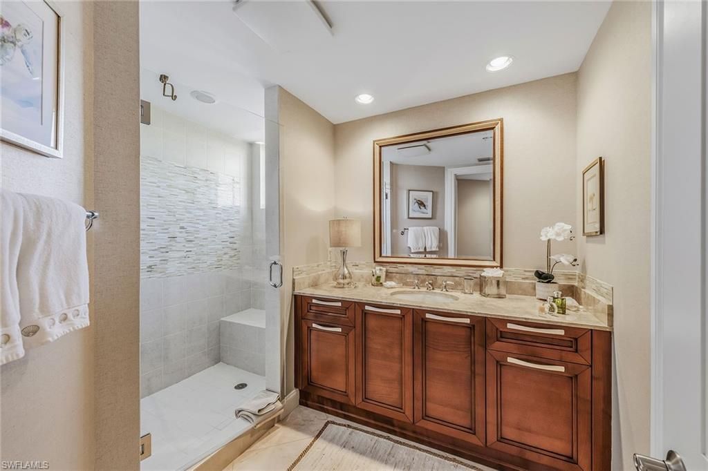 13675 Vanderbilt Dr, Unit 707, Naples, FL 34110 Photo