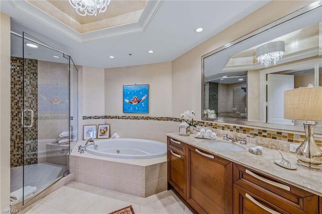 13675 Vanderbilt Dr, Unit 707, Naples, FL 34110 Photo