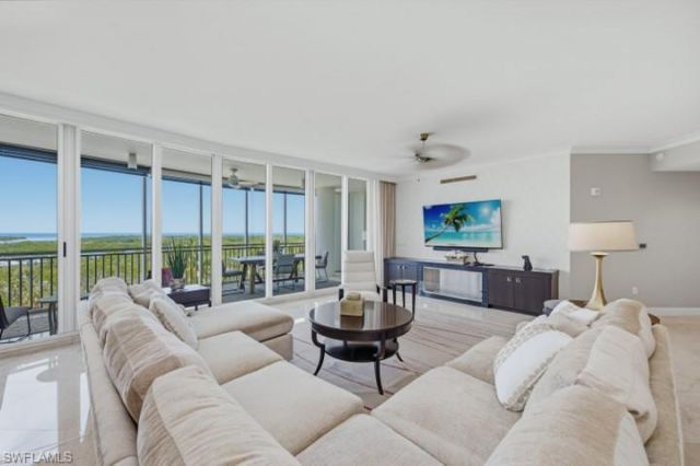 13675 Vanderbilt Dr, Unit 707, Naples, FL 34110 Photo