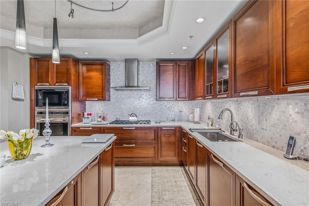 13675 Vanderbilt Dr, Unit 707, Naples, FL 34110 Photo