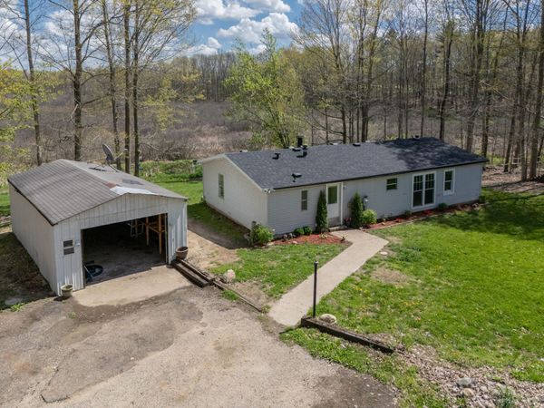 45717 64th Avenue, Paw Paw, MI 49079