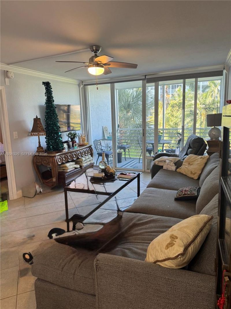 2731 NE 14th St Cswy , Unit 324, Pompano Beach, FL 33062 Photo