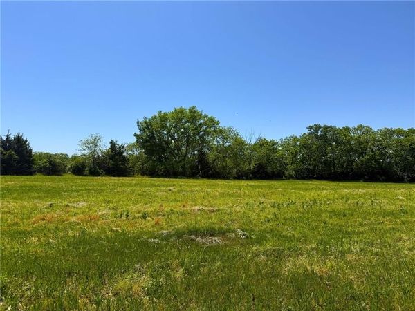 1040 SE Stanley Road, Tecumseh, KS 66542