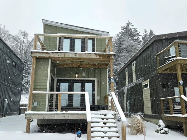 185 Meadows Dr., Snowshoe, WV 26209