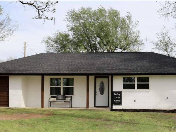 907 S McKinley, Calera, OK 74730