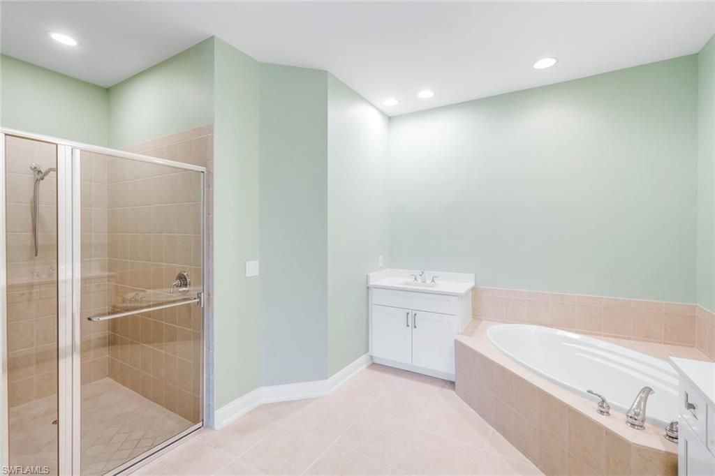 18530 Sandalwood Pointe, Unit 102, Fort Myers, FL 33908 Photo