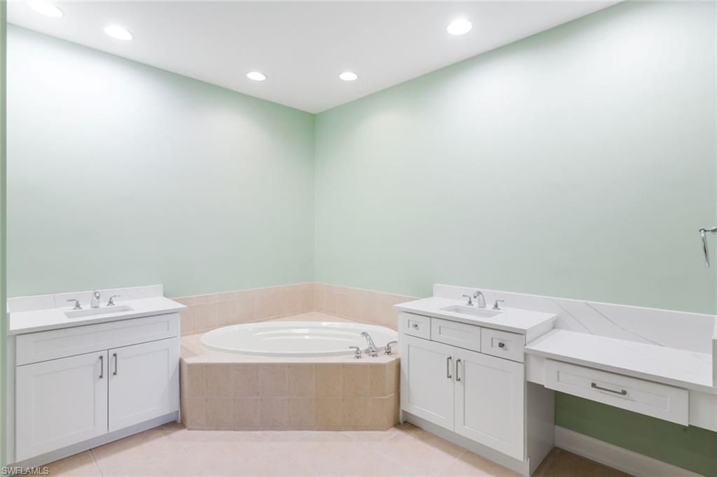 18530 Sandalwood Pointe, Unit 102, Fort Myers, FL 33908 Photo