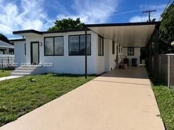 4990 E Palm Ct, Hialeah, FL 33013